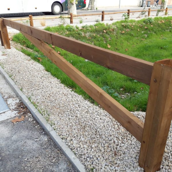 Barriere pivotante bois - Hestia - Avignon