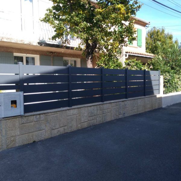 Brise vue Alu Lame 200 ajourée 1 - Hestia - Avignon