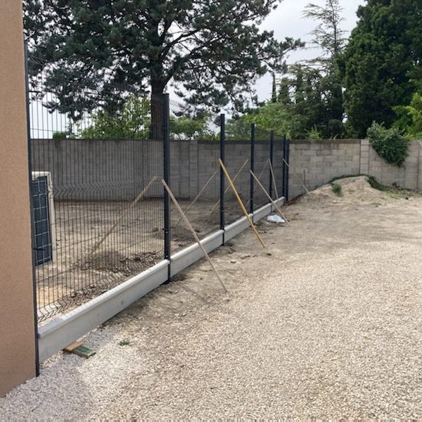 Clôture avec soubassement béton - hestia - avignon