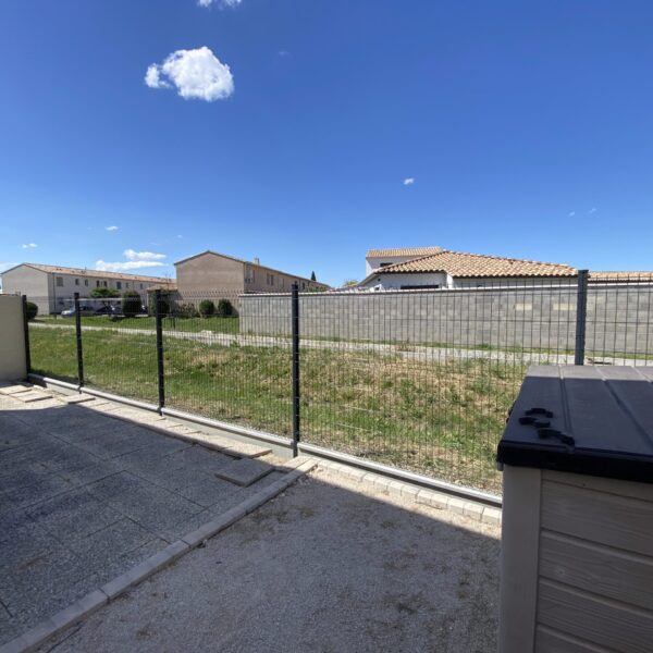 Cloture avec soubassement béton HT 250