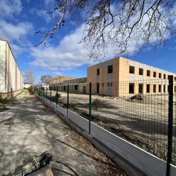 Cloture avec soubassement béton HT 500