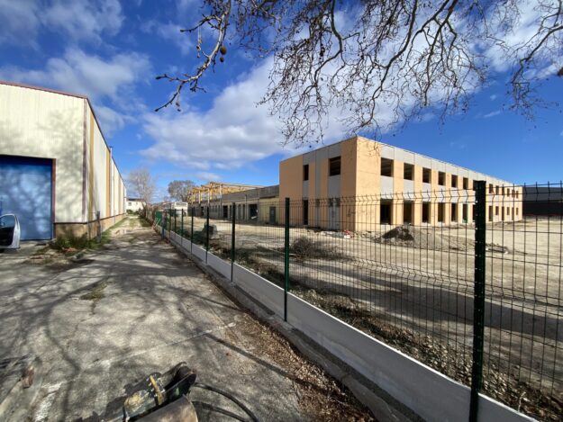 Cloture avec soubassement béton HT 500