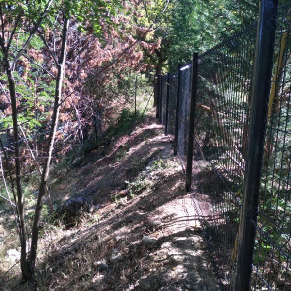 Cloture rigide terrain difficile PERTUIS 1 - Hestia - Avignon