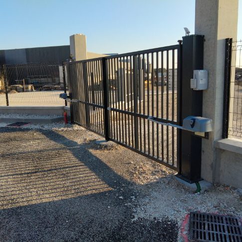 Portail 2 Vantaux motorisée ouverture 135 ° - Hestia - Avignon