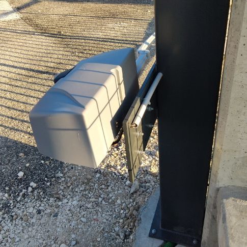 Portail 2 Vantaux motorisée ouverture 135 °_6 - Hestia - Avignon