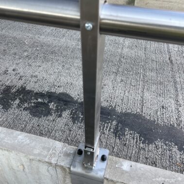 Garde-corps INOX SafeRoad sur gare de péage 4