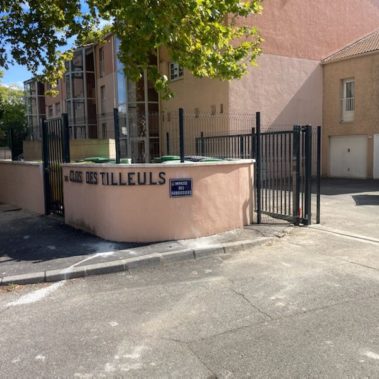 Cloture sur muret avec portillon et portail coulissant - hestia - avignon