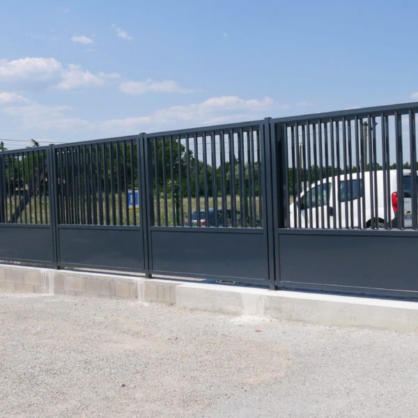 Ênsemble portail autoportant motorisé et clôture assortie - Hestia - Avignon