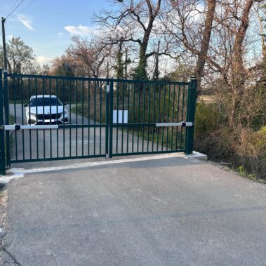 Portail 2 vantaux motorisé Noves