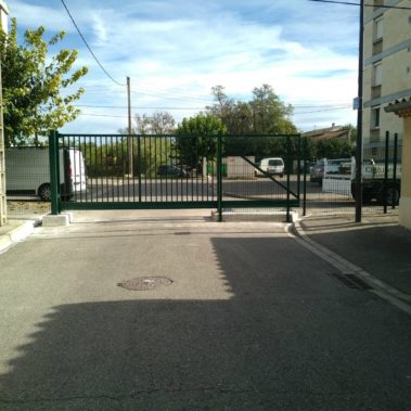 Portail autoportant 4 metres de passage 2 - hestia - avignon