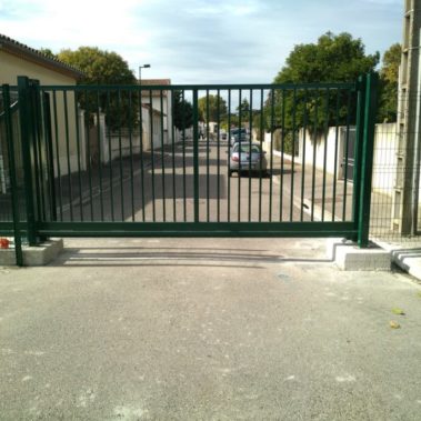 Portail autoportant 4 metres de passage - hestia - avignon
