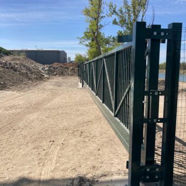 Portail autoportant de 14 ml de passage - Hestia - Avignon