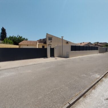 Portail coulissant motorisé 6000x1800HT persiennee