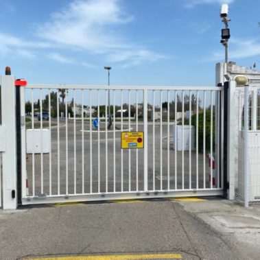 Portail et portillon avec poteau de réception commun 1 - Hestia - Avignon