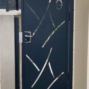 Portillon Acier avec création motifs sur mesure découpe plasma - Hestia - Avignon